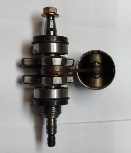 ECHO CS-370 P021009840 CRANKSHAFT ASY. (USED)